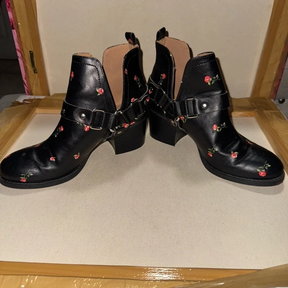 Madden girl ankle boots 5.5
